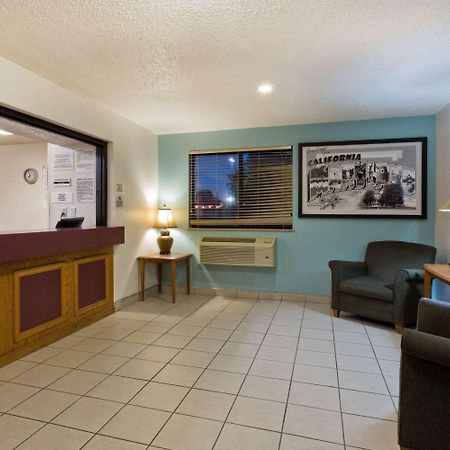 Super 8 By Wyndham Lexington Park/California Area Hotel Exterior photo