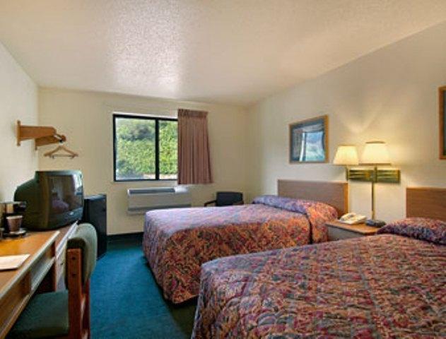 Super 8 By Wyndham Lexington Park/California Area Hotel Room photo