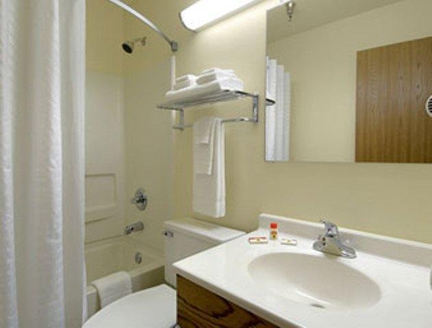 Super 8 By Wyndham Lexington Park/California Area Hotel Room photo